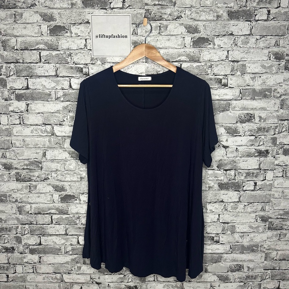 EUC Esenchel Crew Neck Relaxed Short Sleeve Tee Navy Size 3X Plus